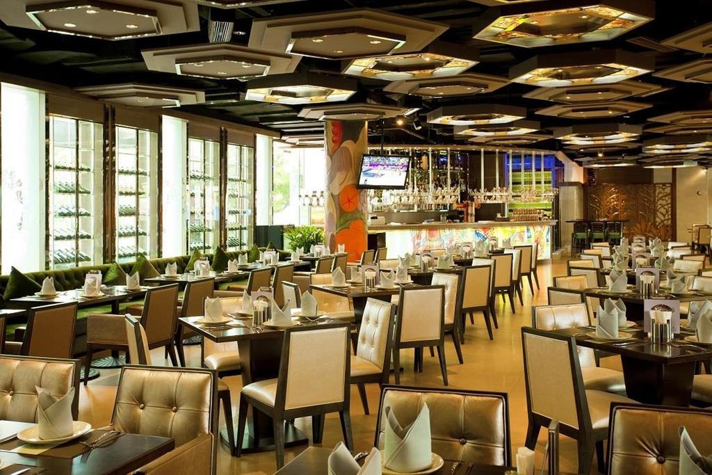 Supreme Tower Hotel Шанхай Екстериор снимка