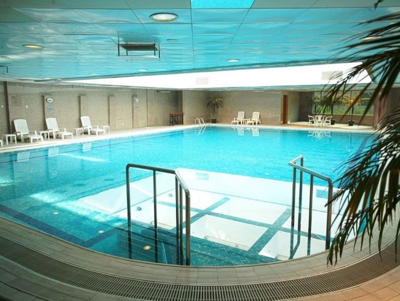 Supreme Tower Hotel Шанхай Екстериор снимка