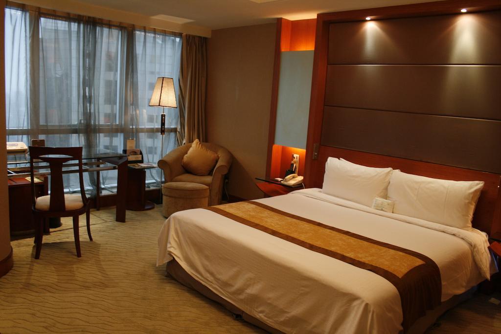 Supreme Tower Hotel Шанхай Екстериор снимка